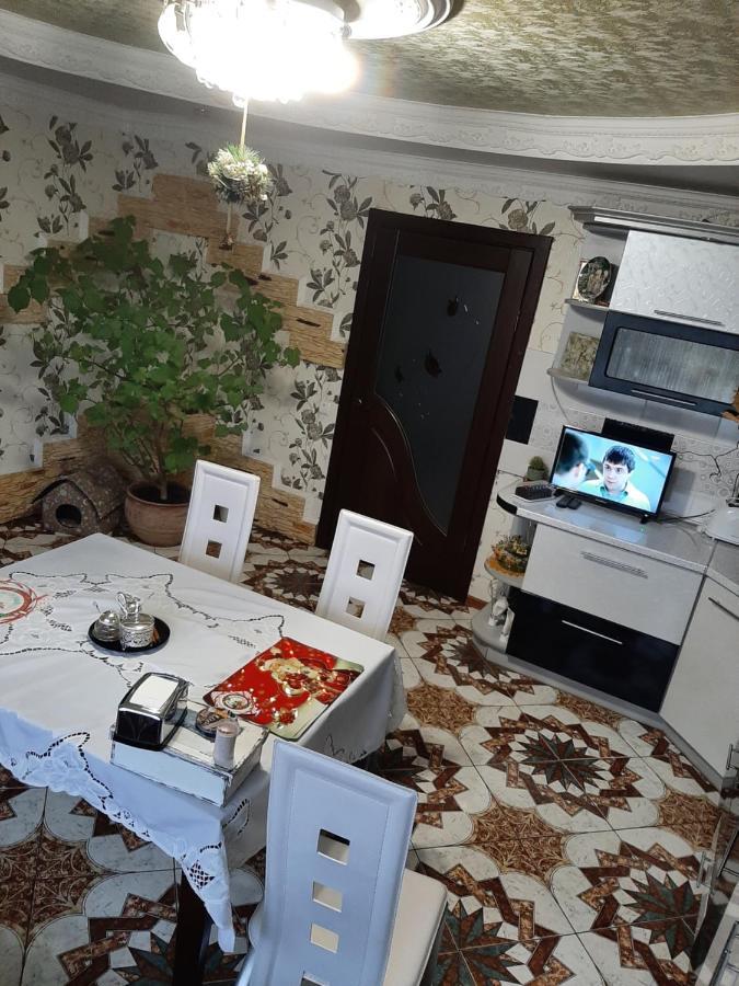 У Ані 拉泽希纳 外观 照片